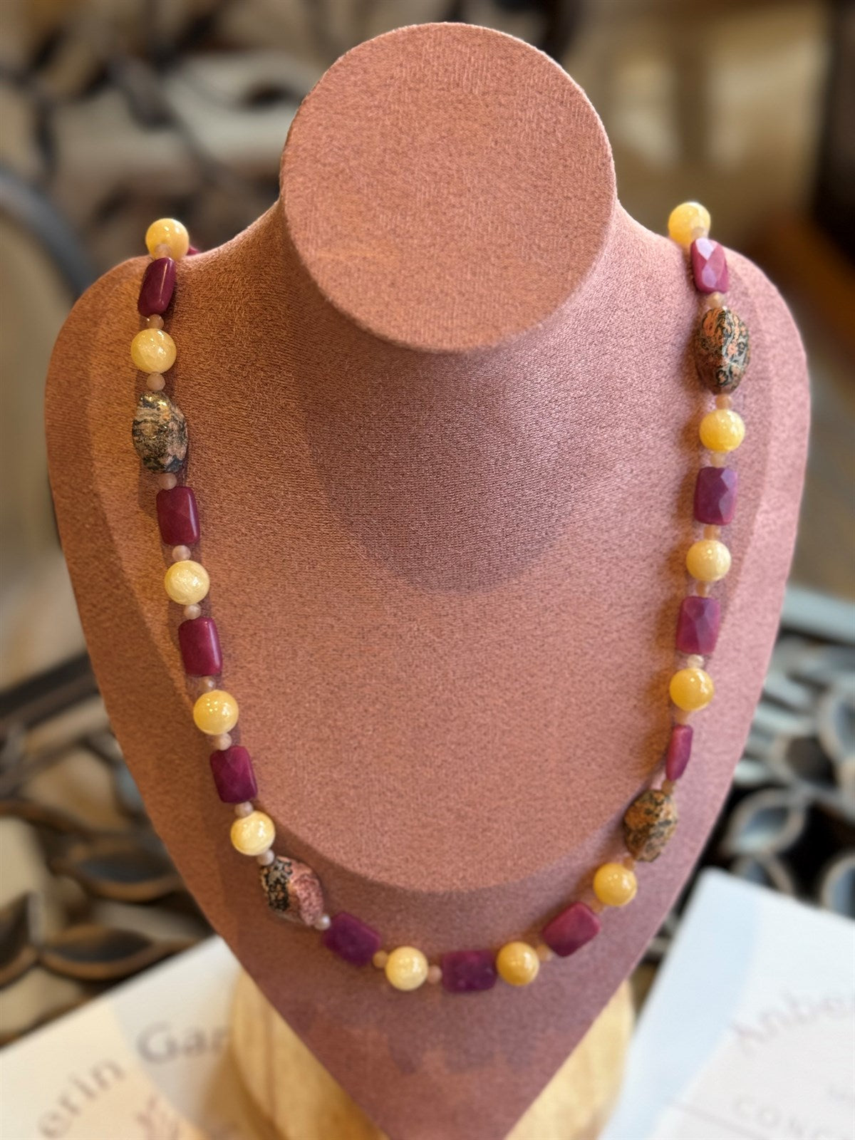 LEOPAERDEN JASPIS - HONIG CALCIT - RUBIN - SONNENSTEIN HALSKETTE ca 93 cm  - UNICAT