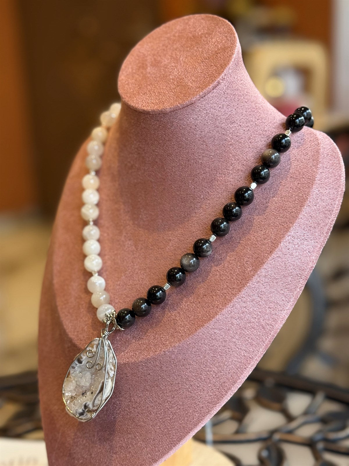 OBSIDIAN -CALCIT  MIT ACHAT ANHÄNGER HALSKETTE ca 73 cm  - UNICAT