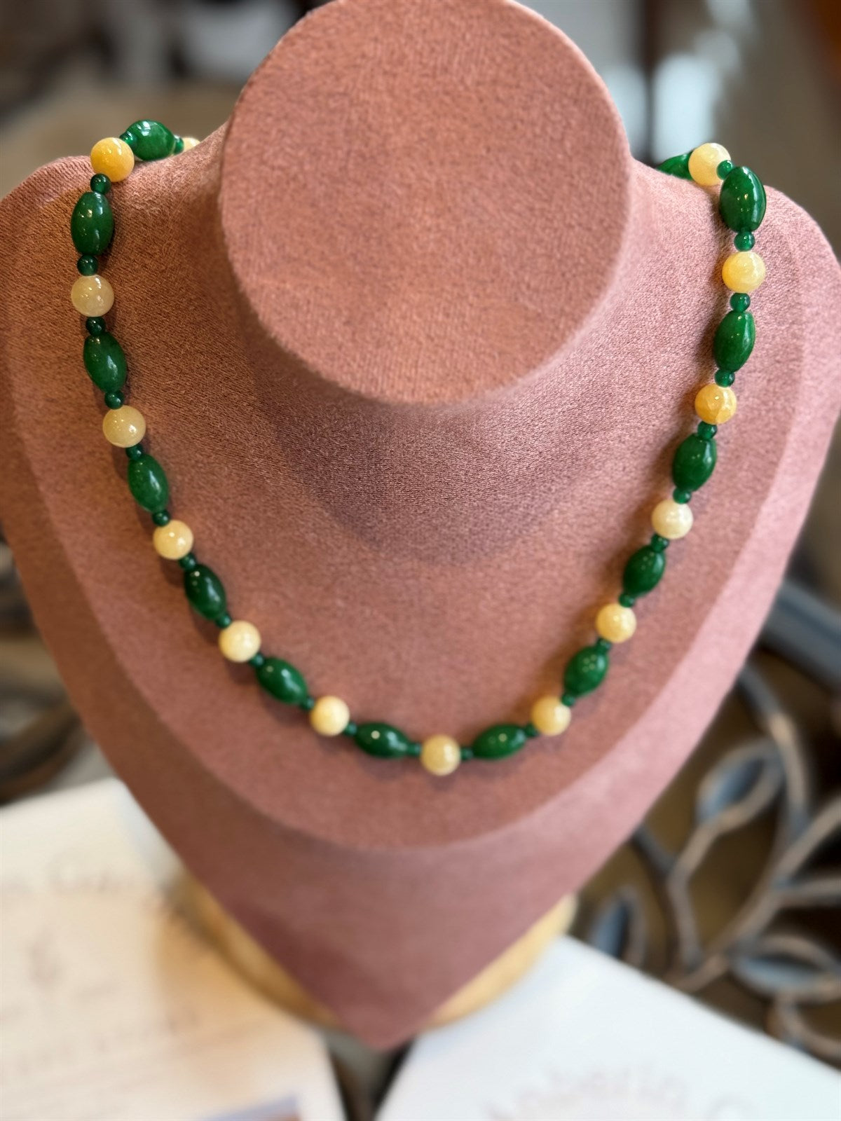 GRÜNER JADE - HONIG CALCIT HALSKETTE ca 51 cm  - UNICAT