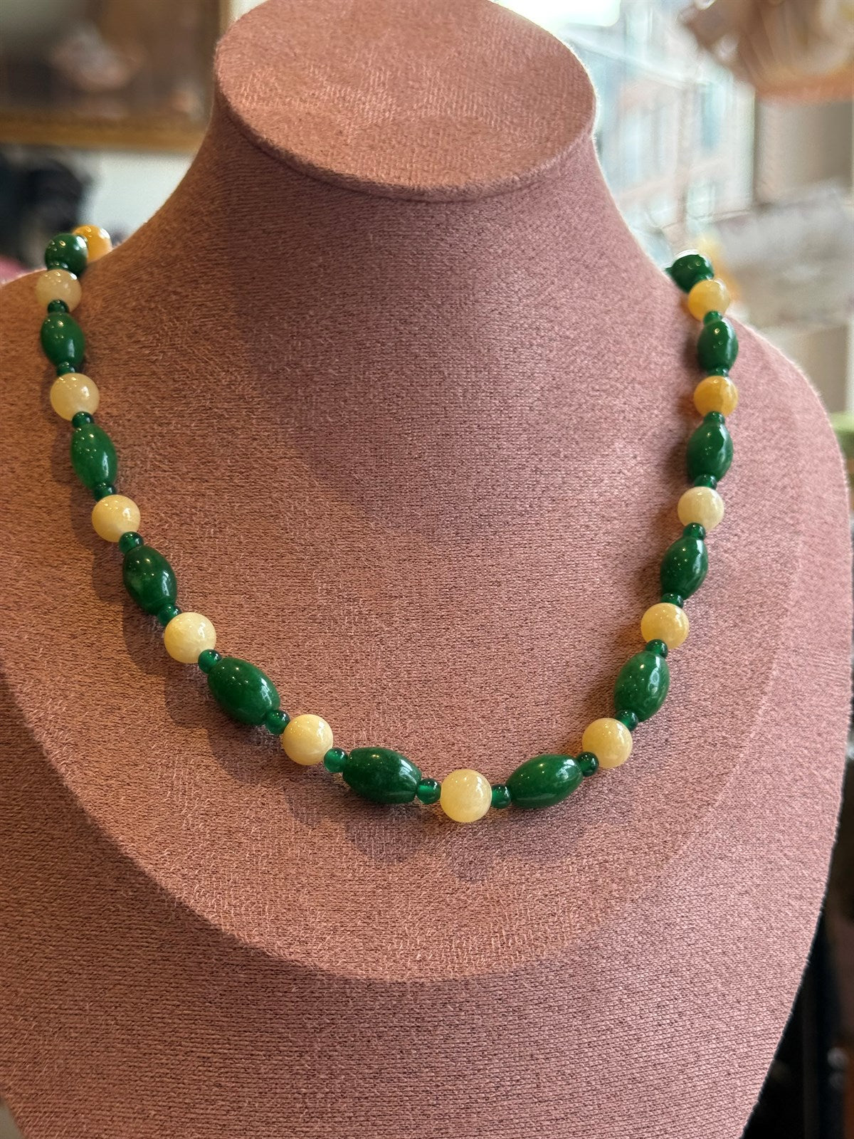 GRÜNER JADE - HONIG CALCIT HALSKETTE ca 51 cm  - UNICAT