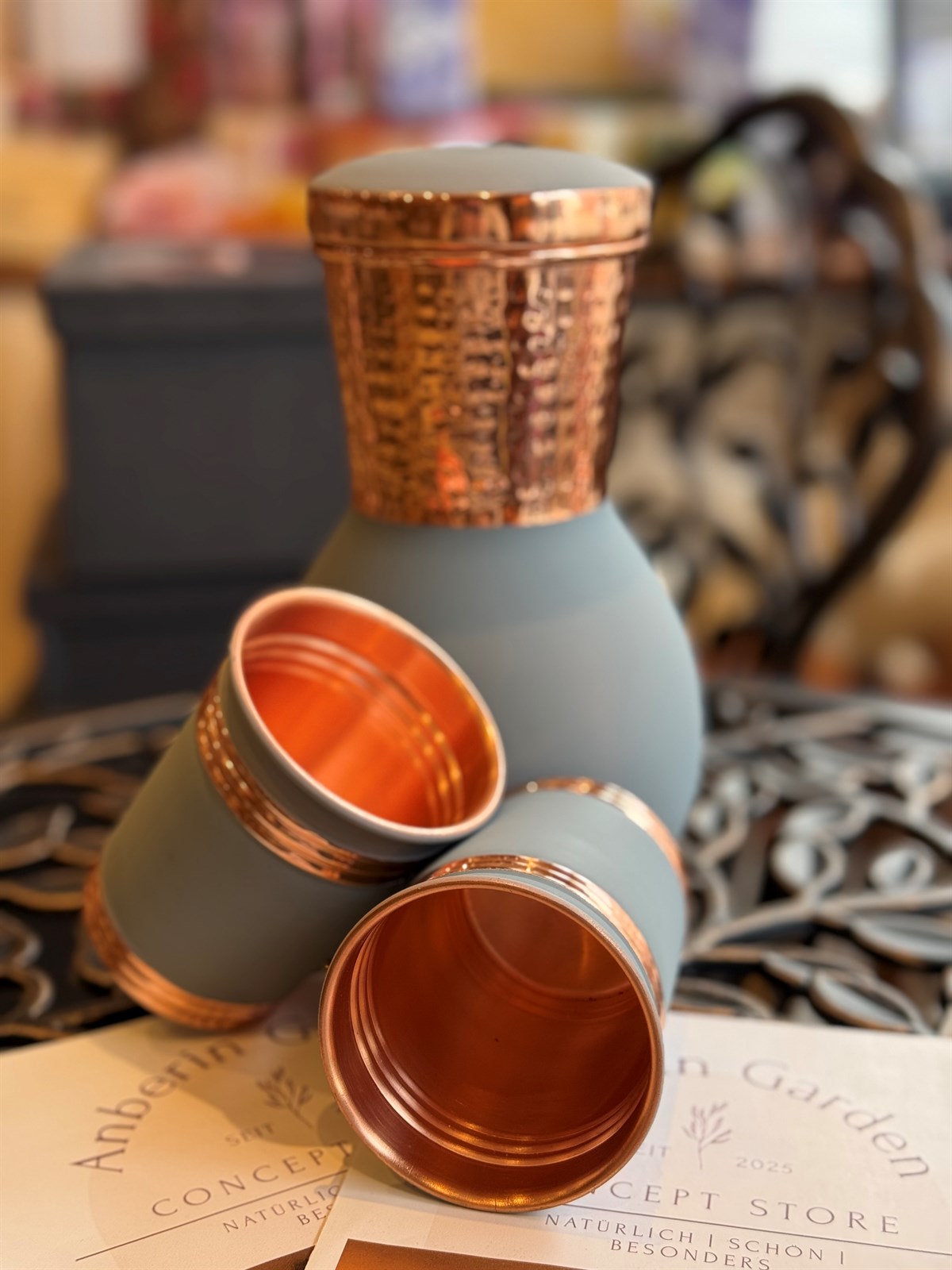 Reines Kupferset aus einer runden Karaffe, blaugrau, ± 950 ml, mit 2 Tassen