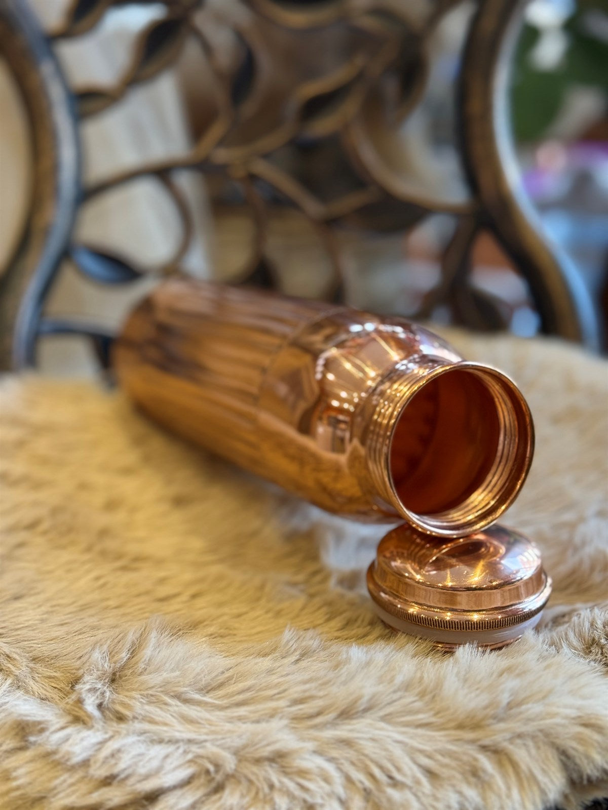 Wasserflasche aus reinem Kupfer mit gepunkteter Innenseite, ± 950 ml