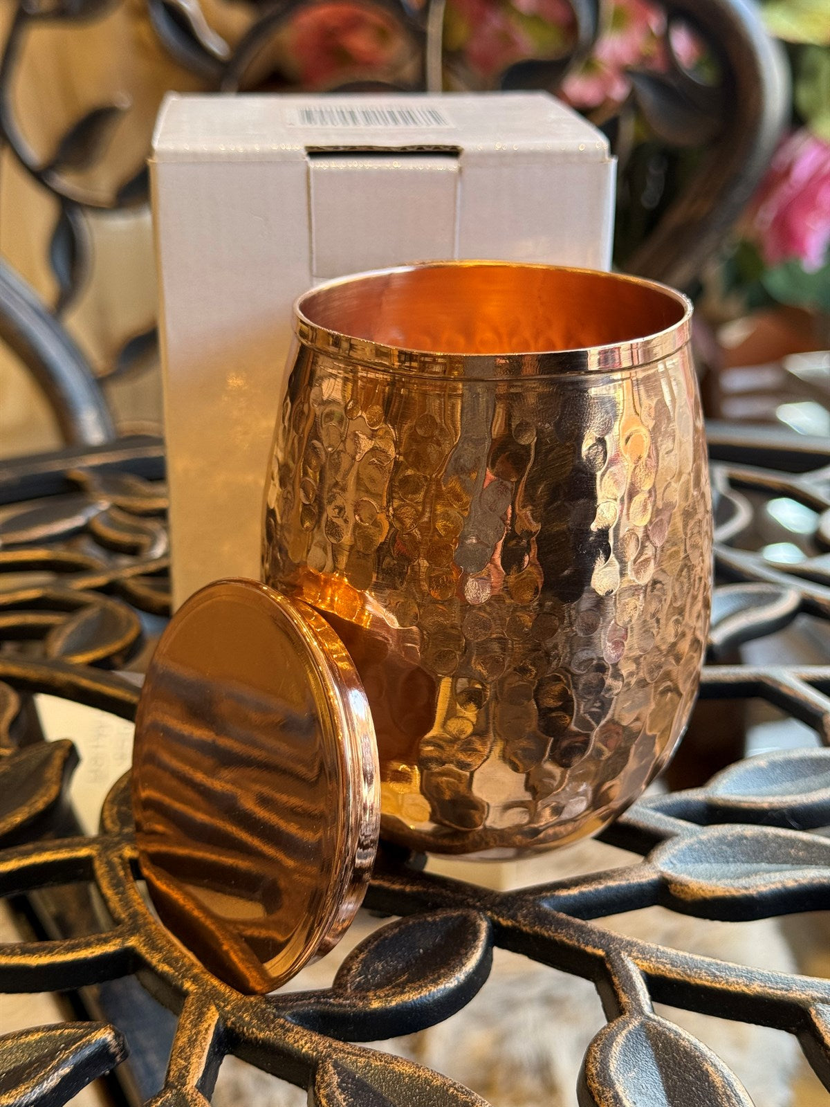 Reiner Kupferbecher, gehämmert, gewölbt, mit Deckel – 300 ml (hochbelastbar)