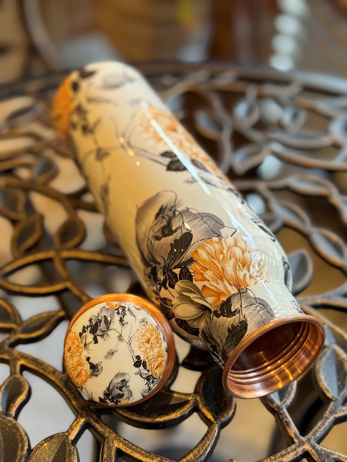 Wasserflasche aus reinem Kupfer mit Blumendruck, weiß, ca. 750 ml (heavy duty)