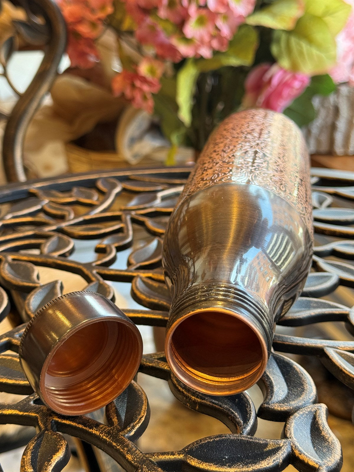 Wasserflasche aus reinem Kupfer antik mit eingraviertem Muster ± 750 ml (schwere Ausführung)