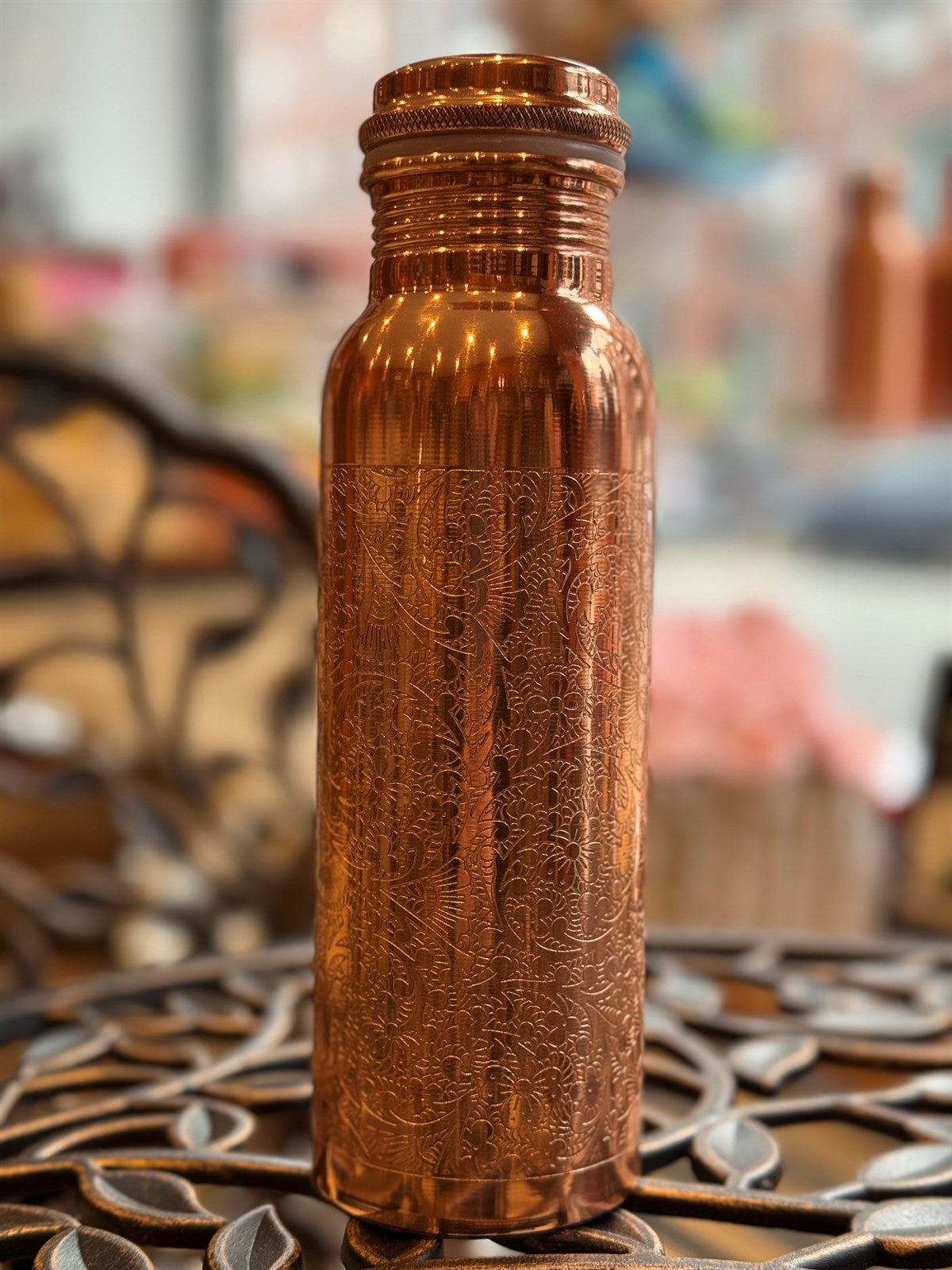 Wasserflasche aus reinem Kupfer mit Blumenmuster, ± 950 ml