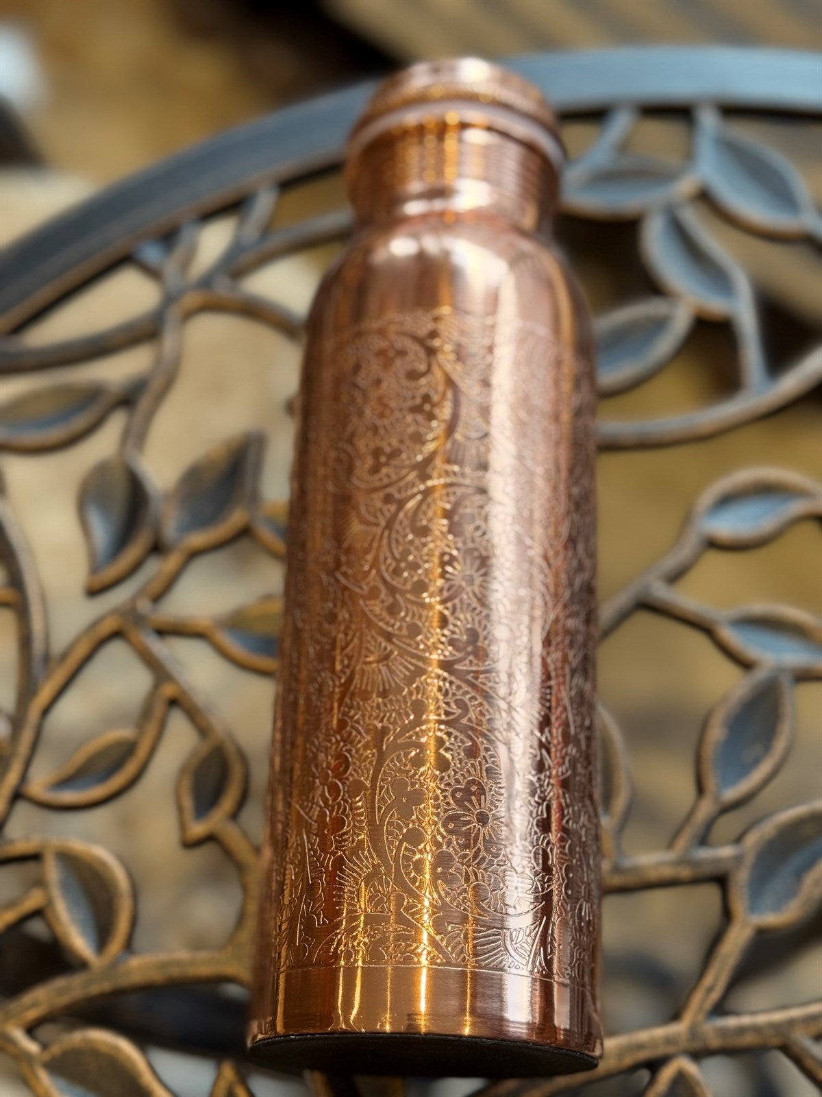 Wasserflasche aus reinem Kupfer mit Blumenmuster, ± 950 ml