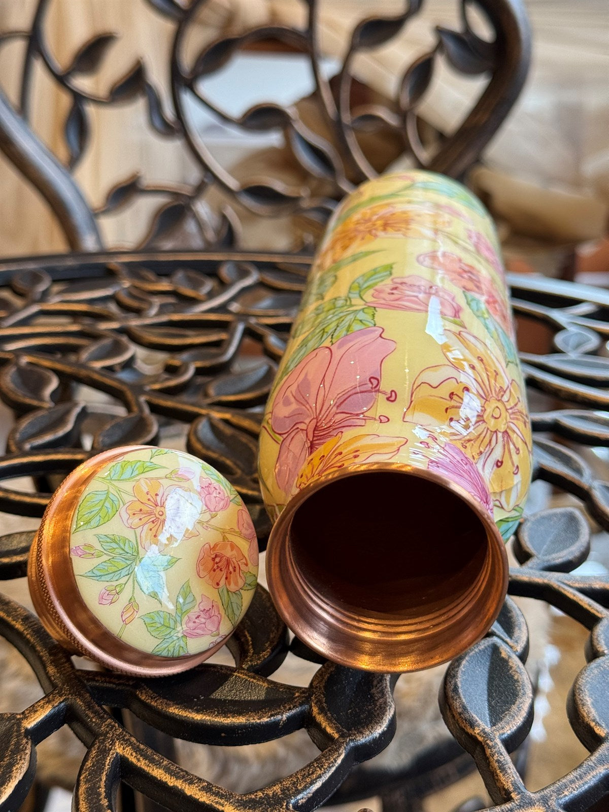 Wasserflasche aus reinem Kupfer mit Blumendruck in Grün/Rosa/Weiß, ± 950 ml (Heavy Duty)