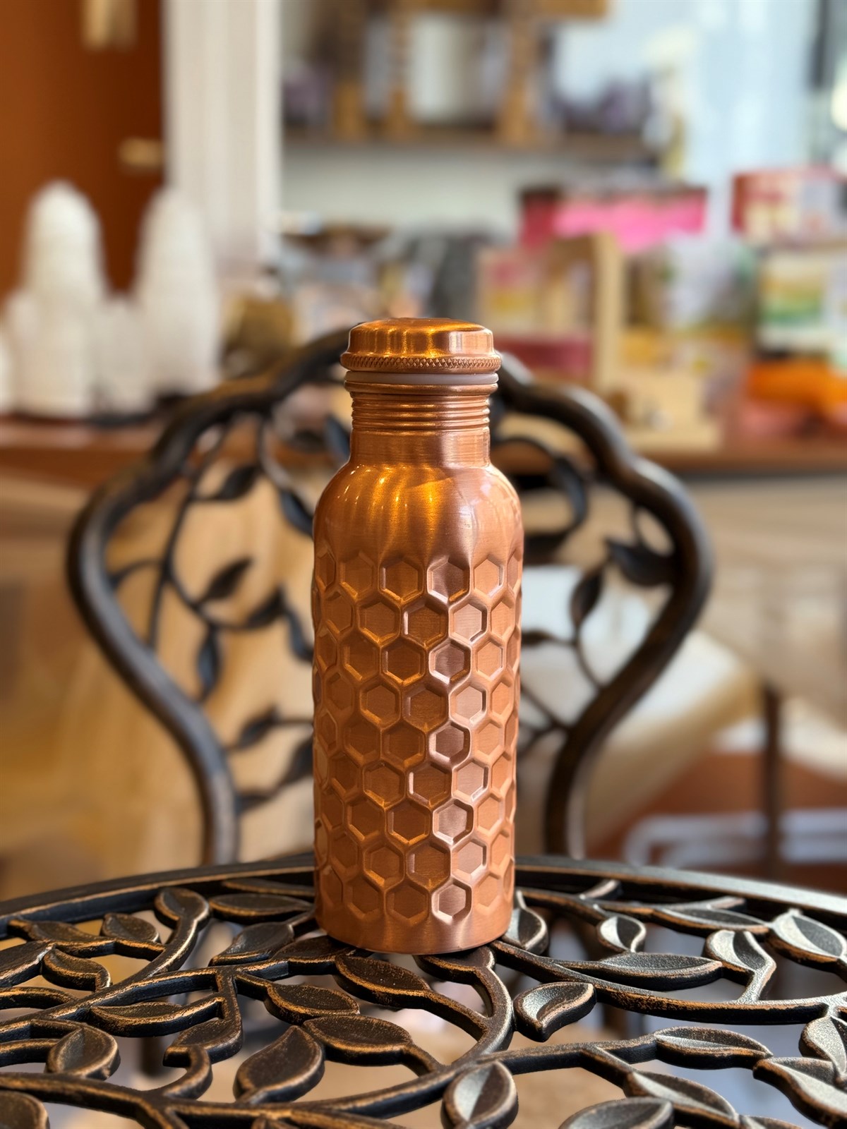 Reines Kupfer mit klassischer gehämmerter/gepunkteter Flasche