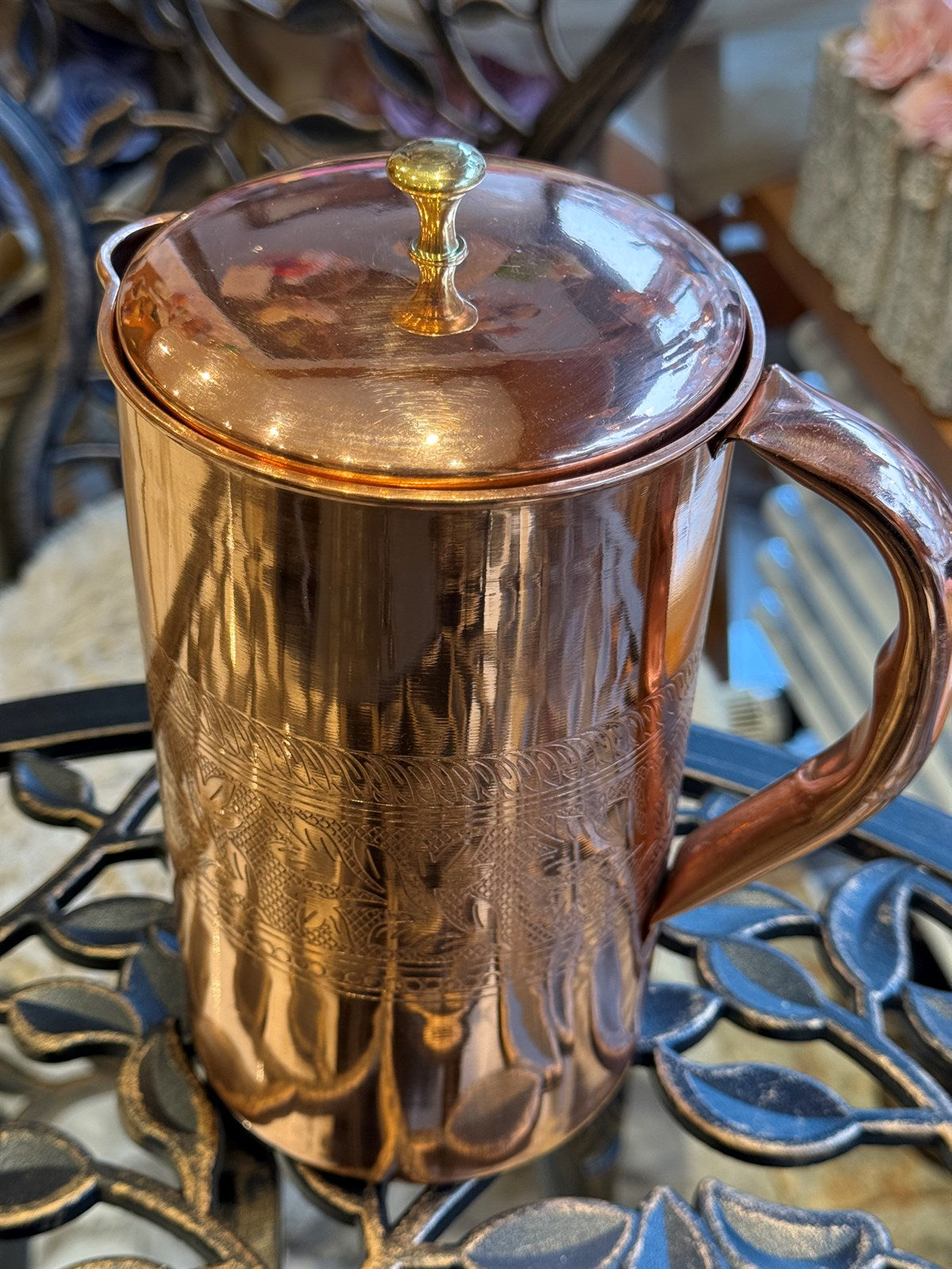 Krug aus reinem Kupfer mit Blumenmusterrand und Deckel ± 2 Liter (735 gr)