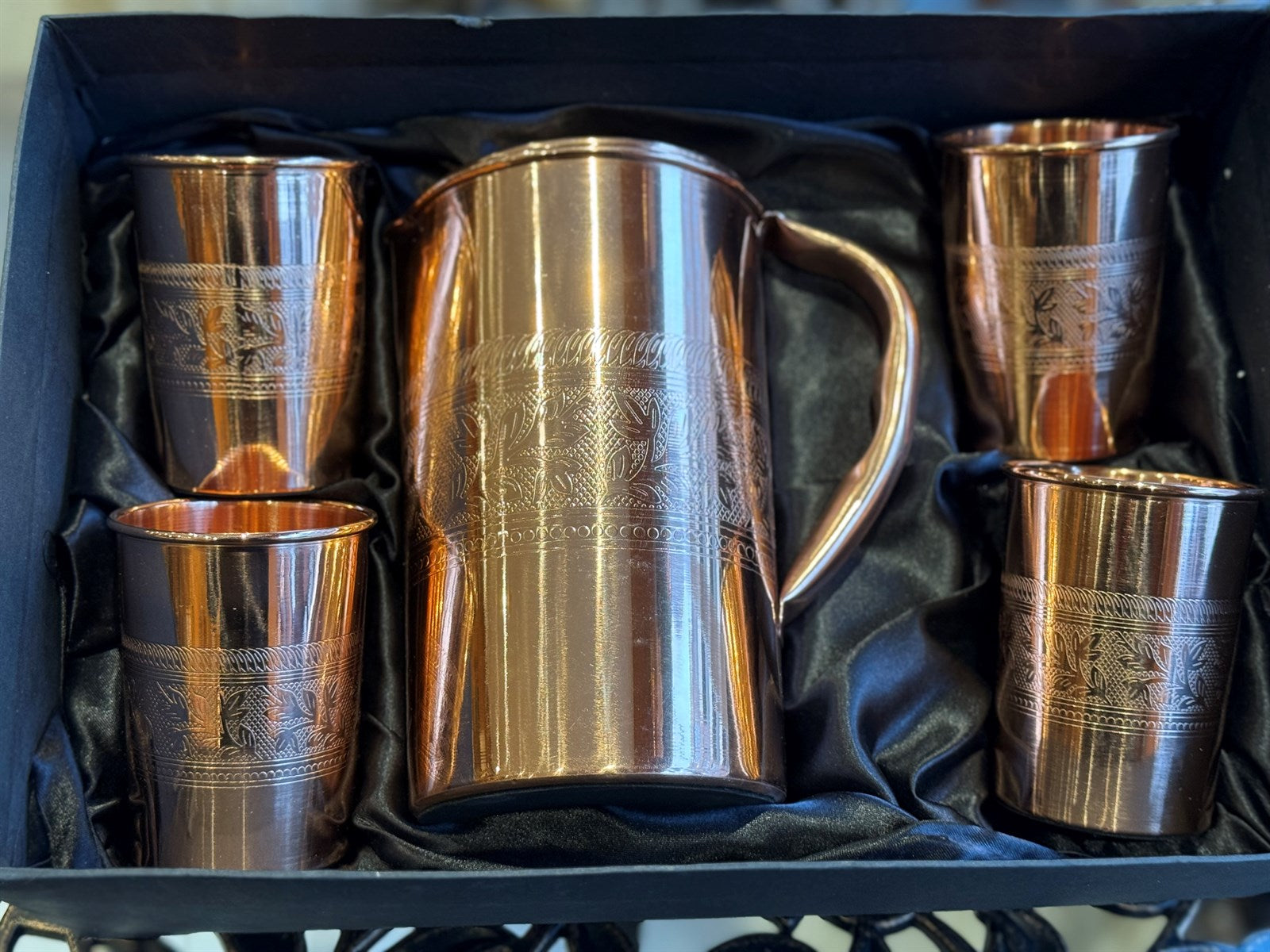 Krugset aus reinem Kupfer mit 4 Tassen Blumenmotiv ± 1,5 Liter