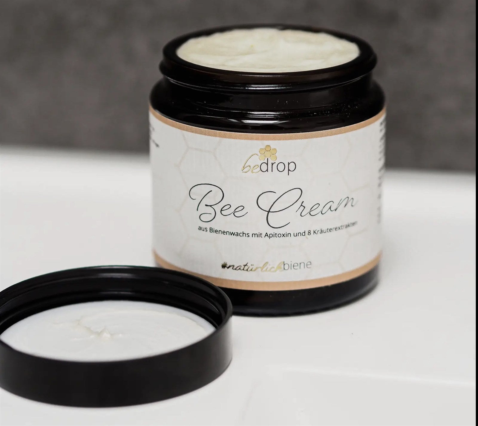 Bee Cream Bienengiftsalbe und 8 Kräuterextrakten - 100g