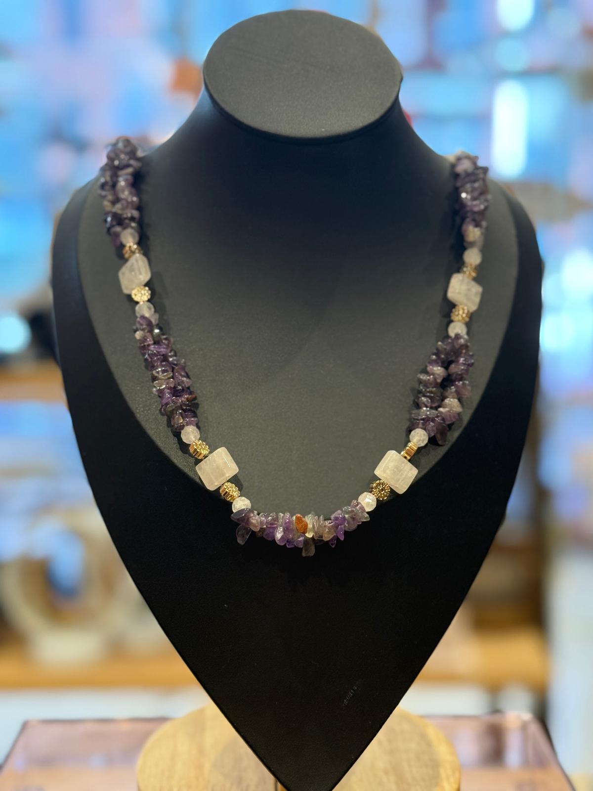 Handgefertigte Amethyst-Rosenquarz-Halskette mit Hämatitblüten – Unikat, ca. 77 cm